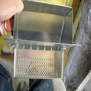 J_ Feeder _ 2 part _  no need to cut cage _ 3 inch wide  Bolt on style